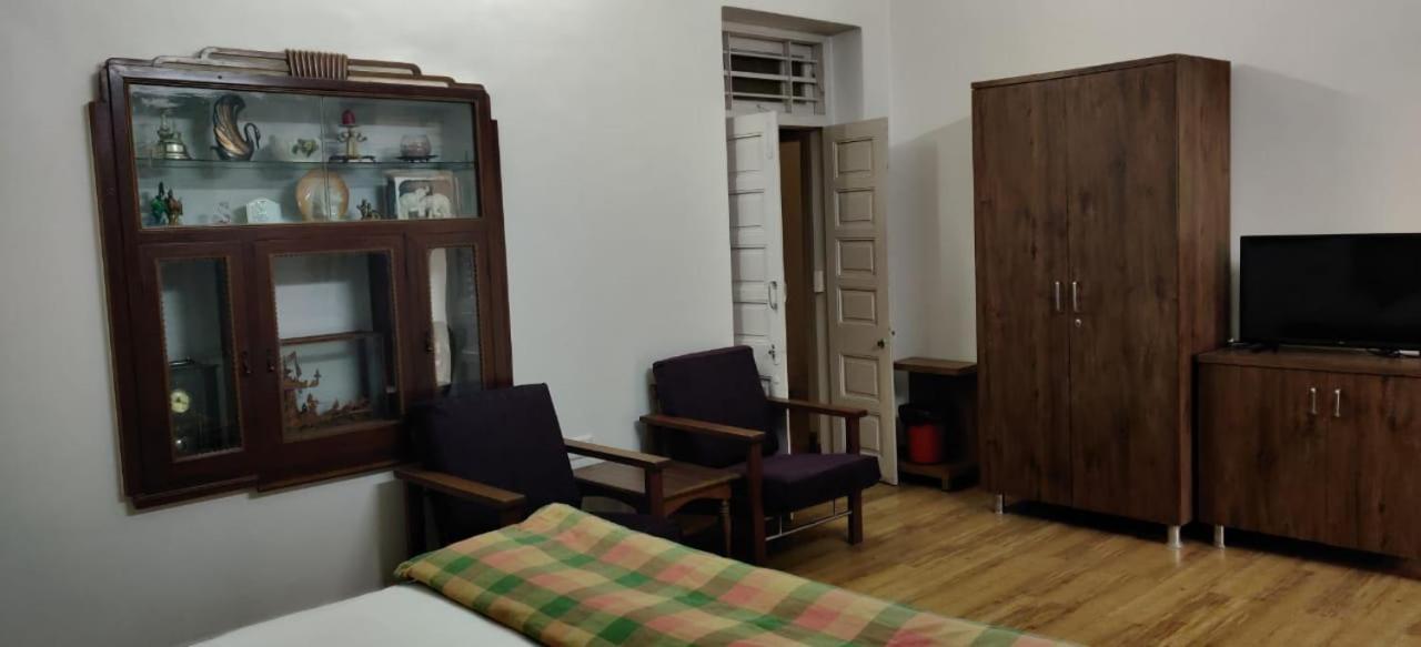 Srinekatan Heritage Villa Homestay Ahmedabad Buitenkant foto