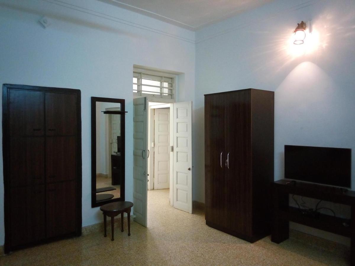 Srinekatan Heritage Villa Homestay Ahmedabad Buitenkant foto
