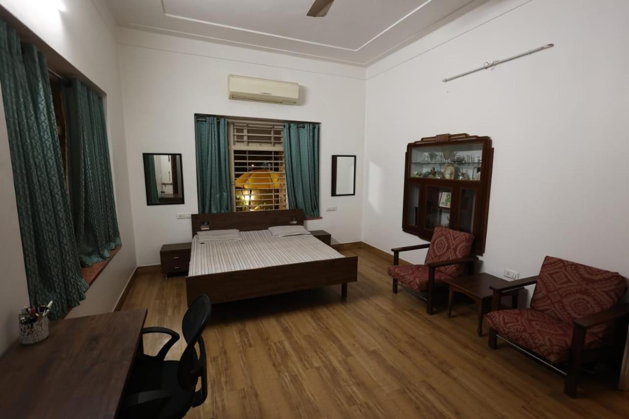 Srinekatan Heritage Villa Homestay Ahmedabad Buitenkant foto